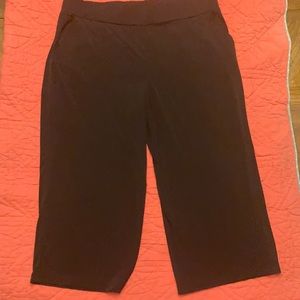 Maurices cropped wide leg pull on pants. Size XL